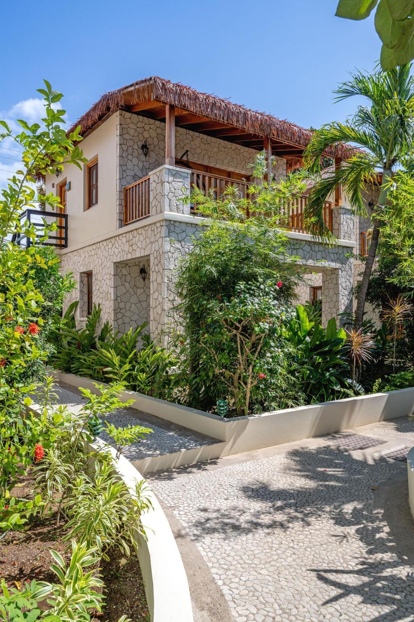 Ocean Cliff Hotel Negril Limited - Adults Only ภายนอก รูปภาพ